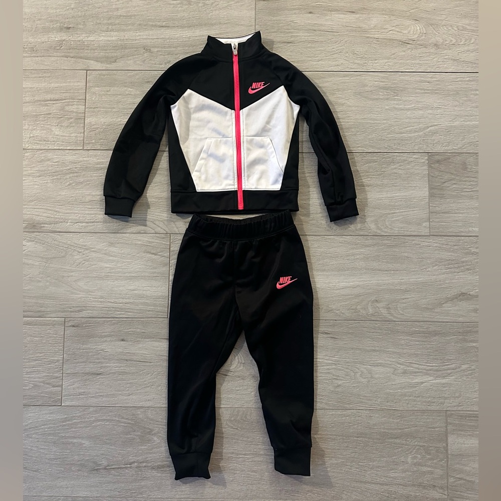 NIKE Sweatsuit Set 3-4T black and pink NWOT